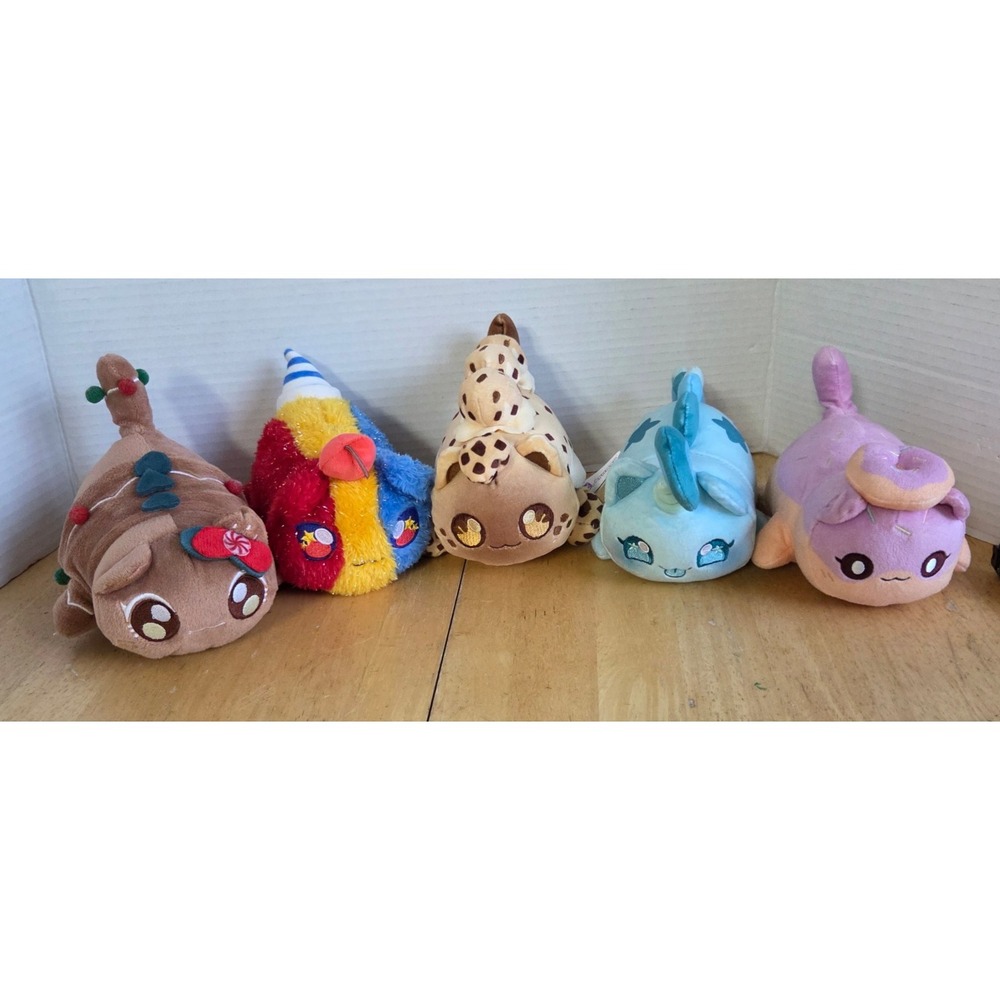 Aphmau MeeMeows Mystery Plush Lot  5 Cat Stuffed Animals Dragon Donut Christmas